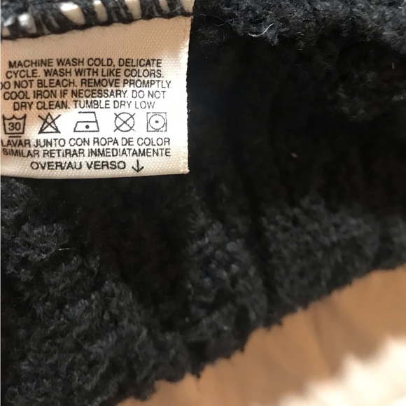 Brand=Lizsport Size=M                             Style=black knit turtle neck - Picture 4 of 4